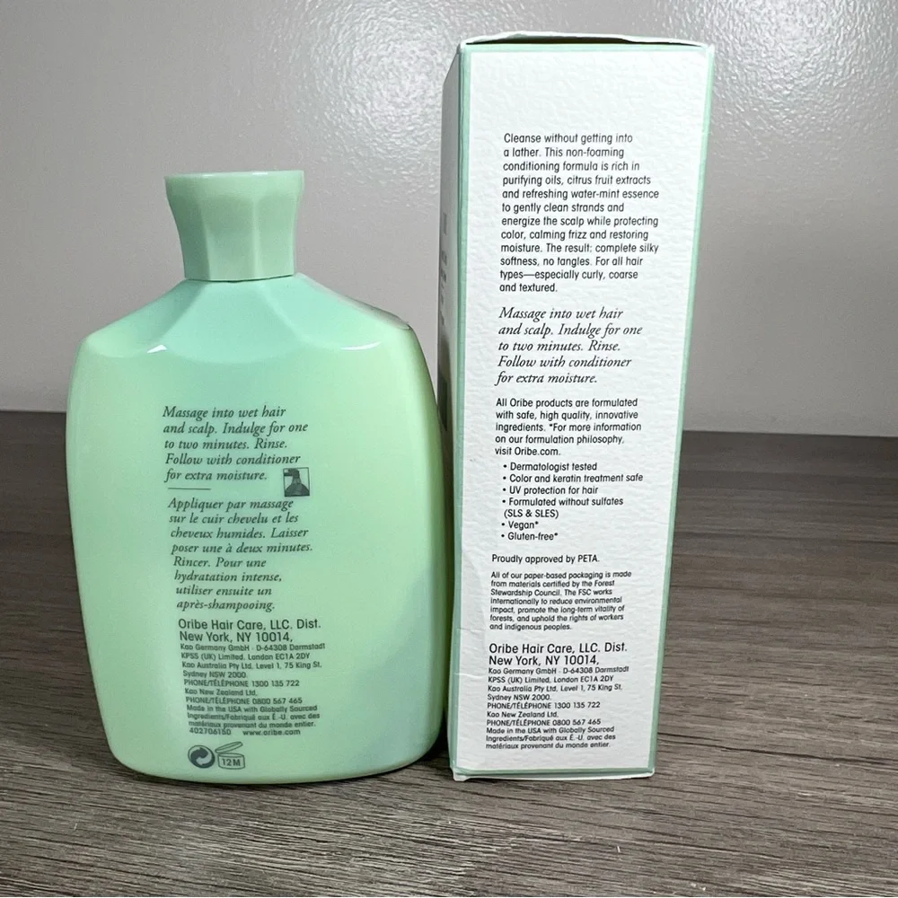 Oribe detangles moisturizes
